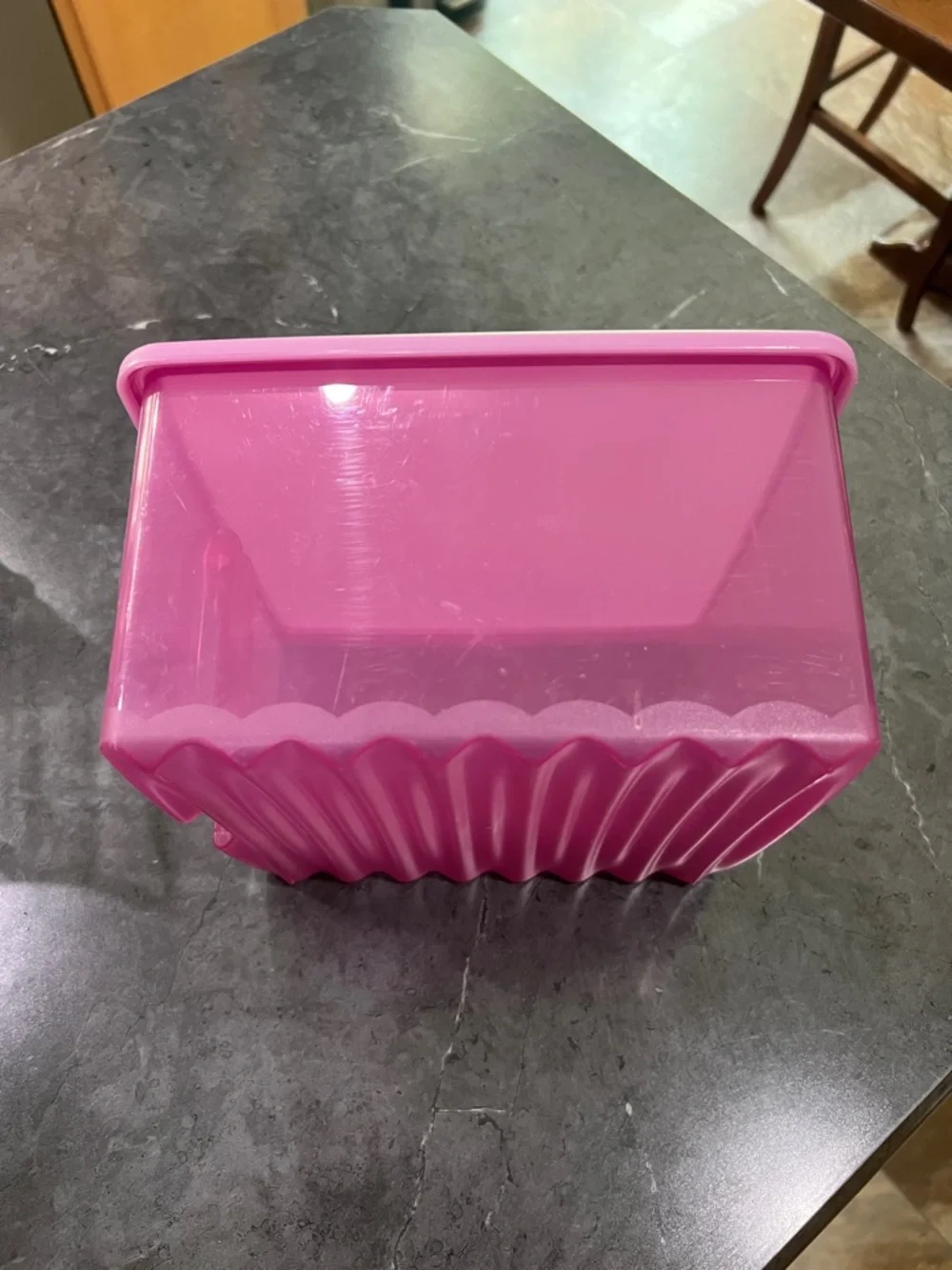 Purple Tupperware Fridgesmart Veggie/Fruit Storage container